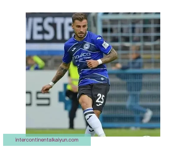 卡瓦尼近期比赛表现稳健，状态回暖引发关注