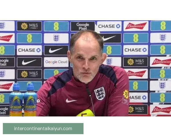 图赫尔球队打法总结：高位逼抢与快速转换结合，强调控球与防守纪律